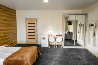 Отель Rooms Hotel Винница Улучшенный двухместный номер с 2 отдельными кроватями-5