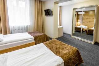 Отель Rooms Hotel Винница Стандартный двухместный номер с 2 отдельными кроватями-3